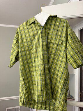 Men's Medium Green Plaid Short Sleeved Button Down Shirt